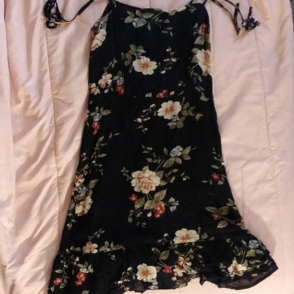 Studio 5 navy blue/pink floral mini dress size medium